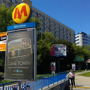 Rent0nline Niepodleglosci Metro Hostel